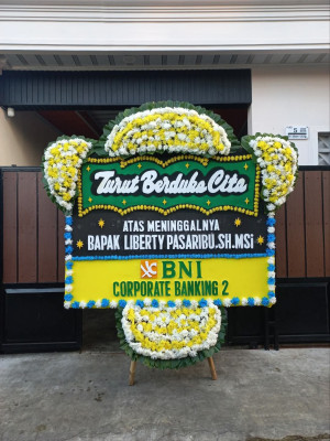 Papan Bunga Duka di Sungai Pelunggut
