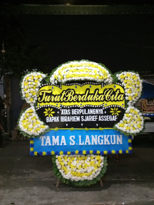Papan Bunga Duka di Sungai Pelunggut