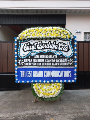 Papan Bunga Duka di Sungai Pelunggut